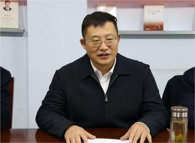 区政协主席张富林到凤城街道姚家岭社区宣讲党的二十大精神