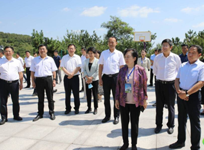 市政协围绕“挖掘乡村特色资源，力促乡村旅游提质升级”到莱芜区开展现场商量
